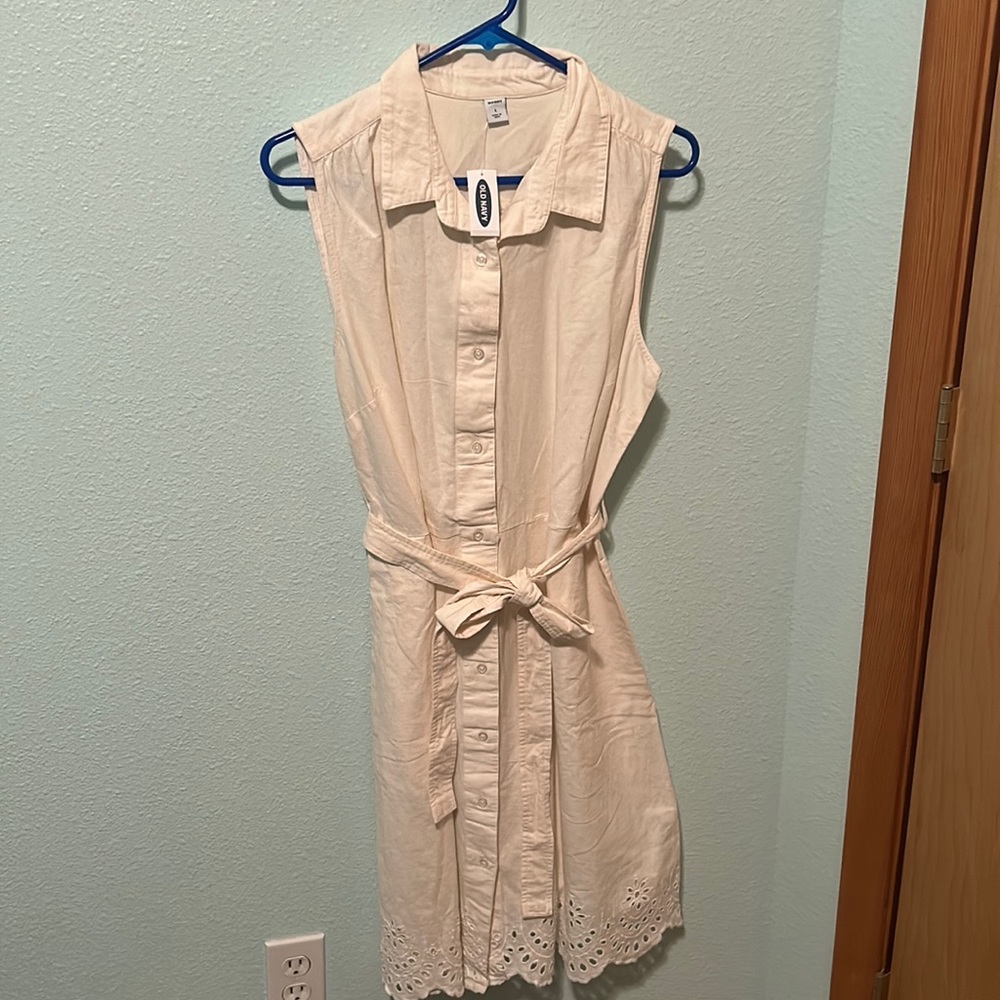 Old navy NWT cream dress! 🌷